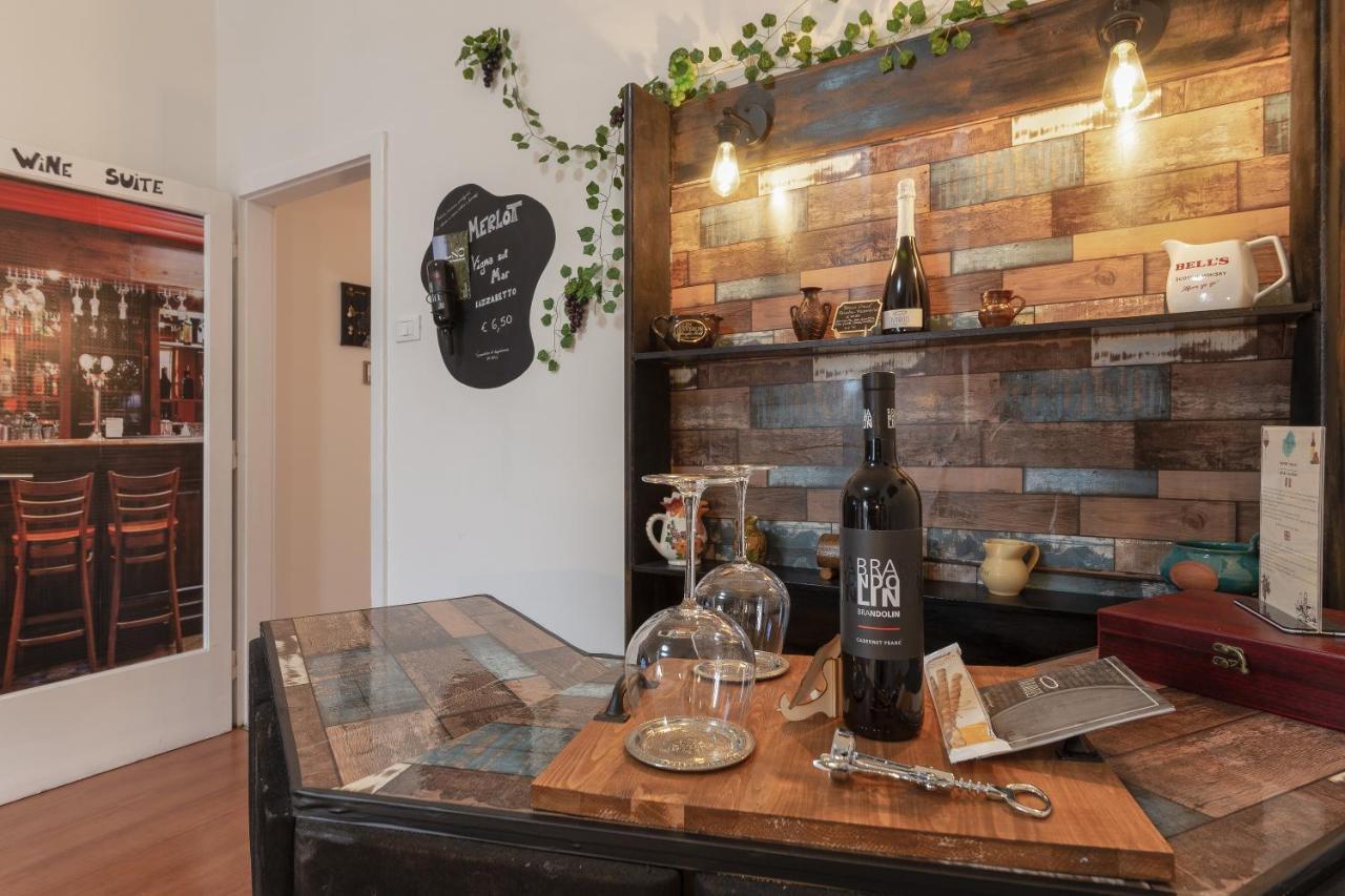 Lodge & Art - San Francesco - Trieste Center ***** Экстерьер фото